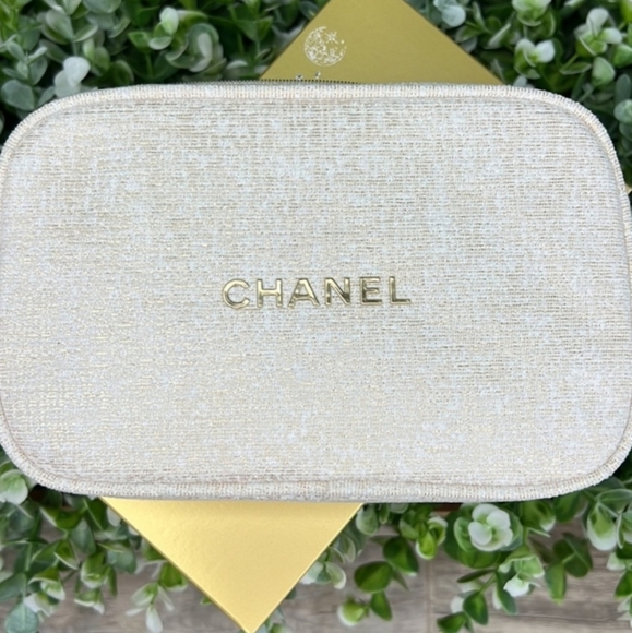 CHANEL 2023 Cosmetics Makeup Bag Pouch Tweed Limited Edition Holiday NEW BNIB - Picture 3 of 8